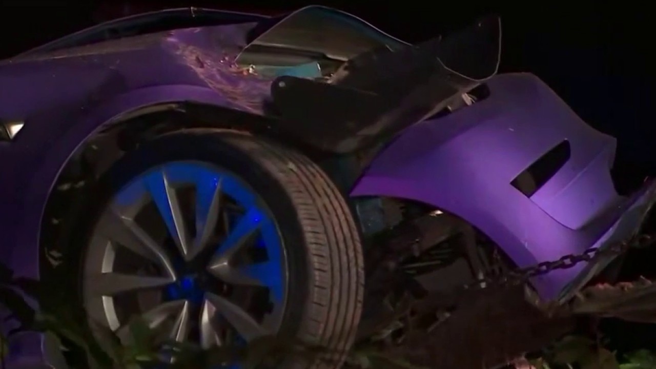 Police search for driver after Buckhead power pole crash