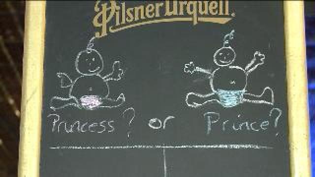 Shorewood pub celebrates birth of royal baby