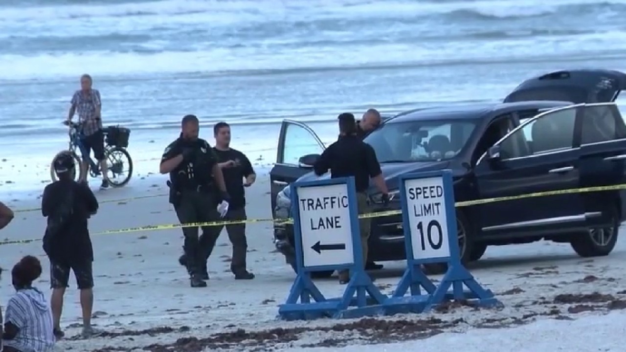 2-year-old girl struck, killed by vehicle on beach
