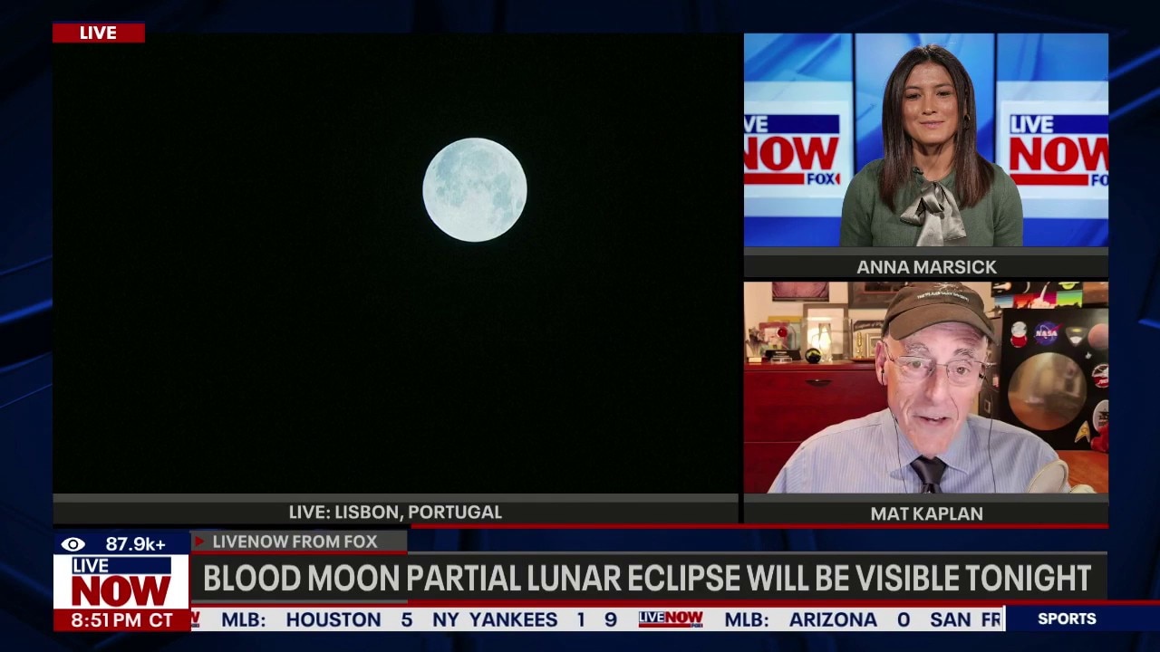 World watches 'Blood Moon' lunar eclipse