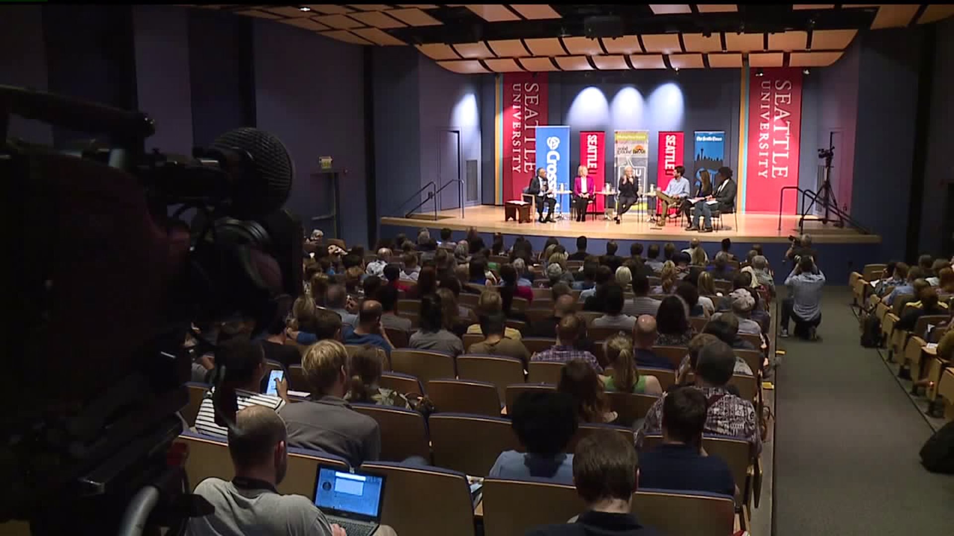 Two mayoral candidates in debate talk about Murray`s resignation