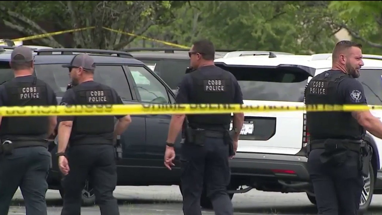Cobb County mall shooting leaves suspect dead