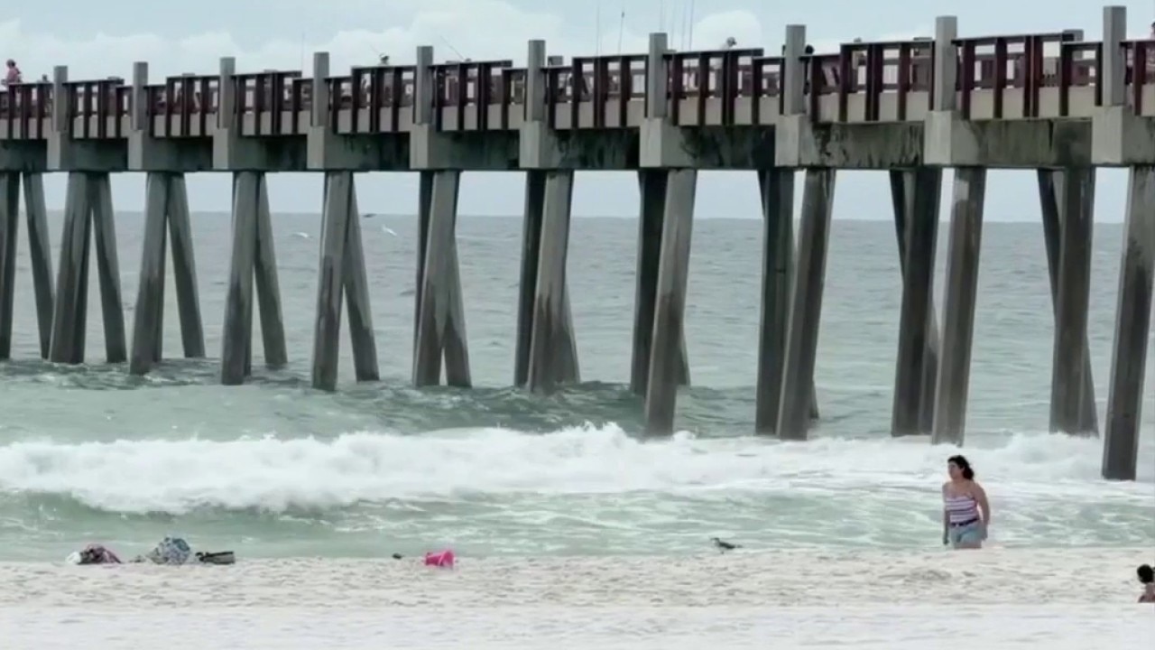 Residents board up and National Guard deploys as Hurricane Isaias nears US Gulf Coast