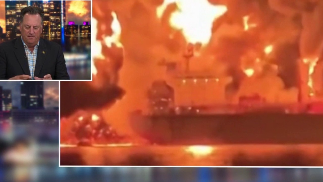 DOJ subpoenas New York Times journalists & battle over Strait of Hormuz