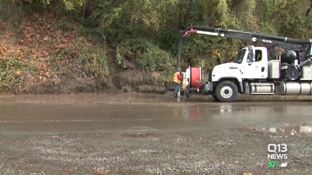 Rain triggers landslide & blocks part of SR509 Tacoma