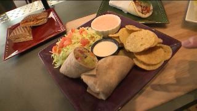 Tony checks out Elliott's 411 Cafe