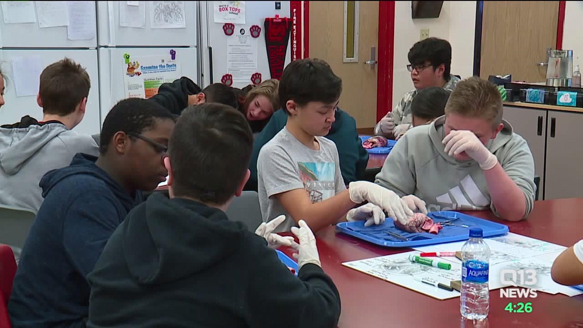Middle schoolers participate in `Kids in Medicine` program