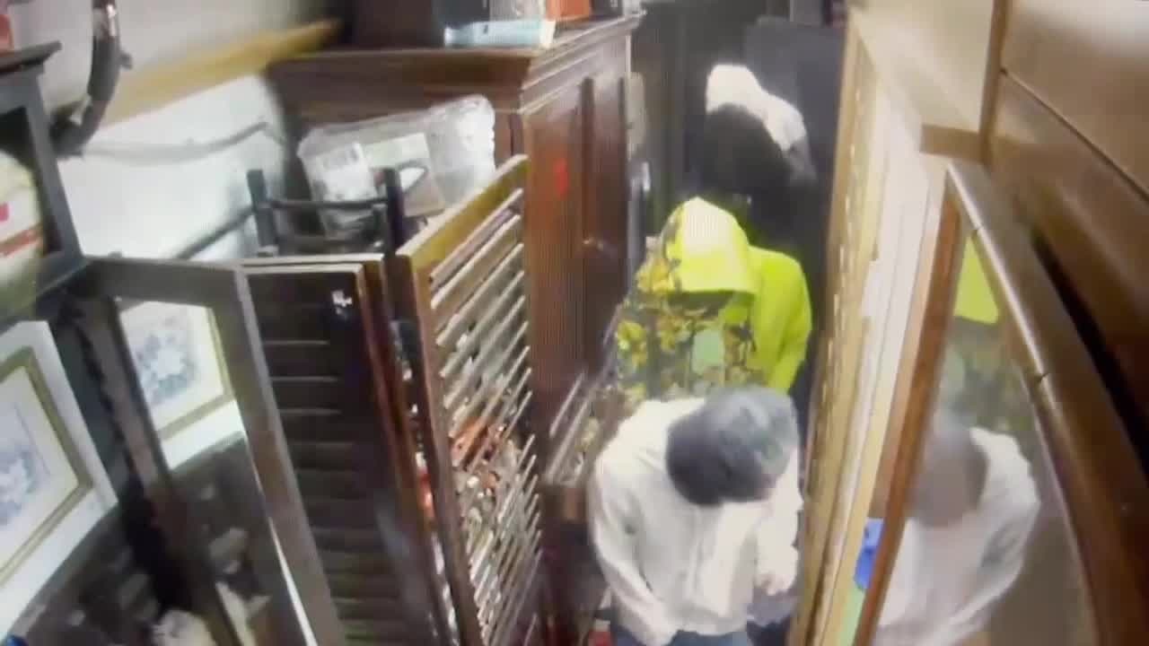 Hollywood Hills break-in suspects caught on surveillance video