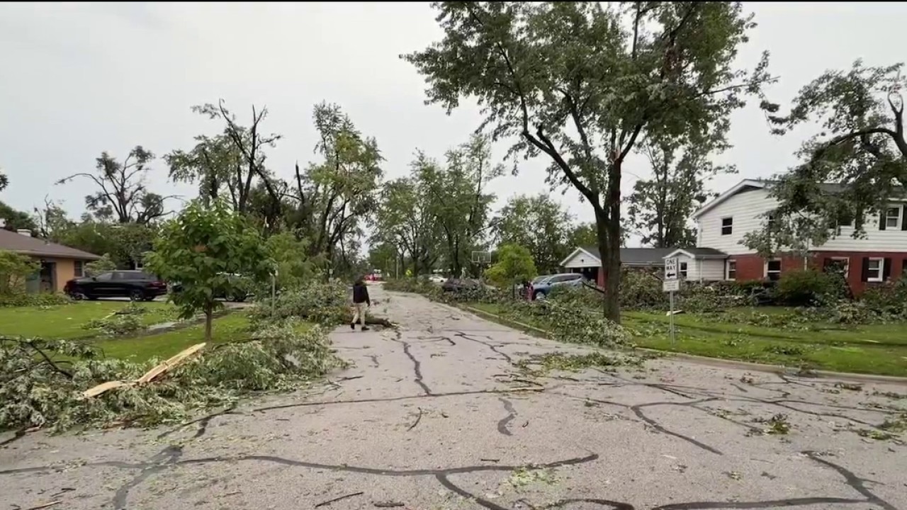 Severe storms leave behind heavy damage in Homewood | ChicagoLIVE