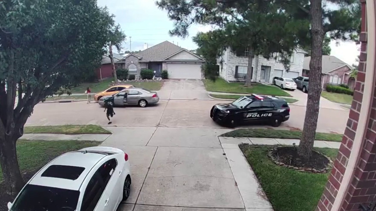 Houston DoorDash driver completes delivery after being hit by suspect in police chase