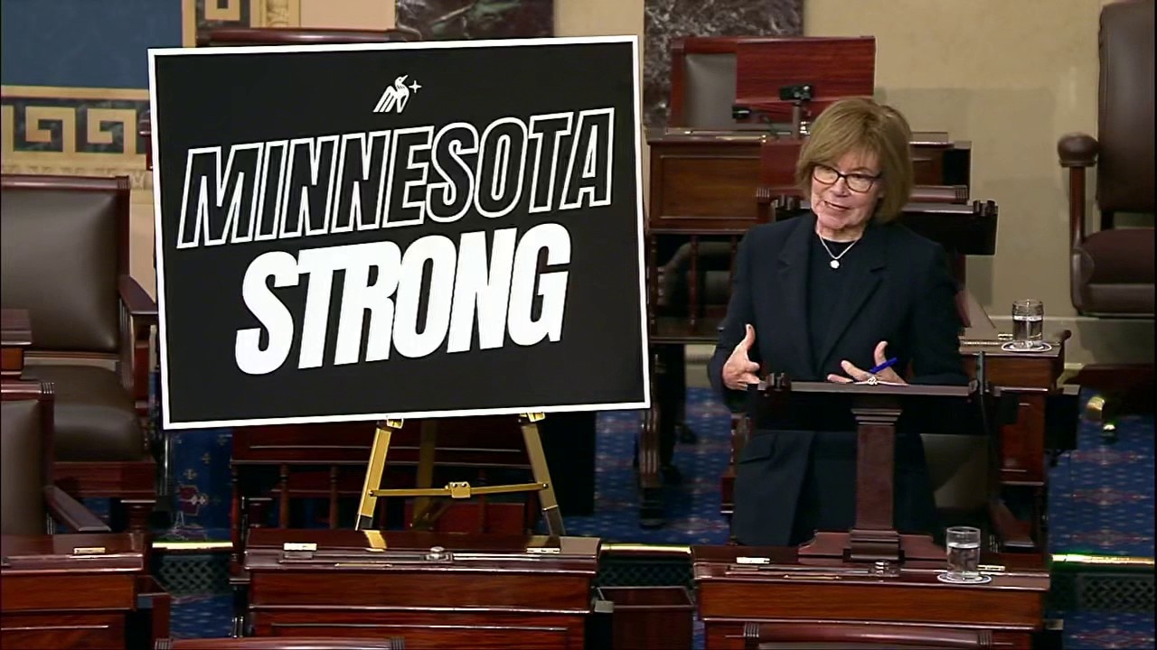 Tina Smith calls for ICE operations in Minnesota to end