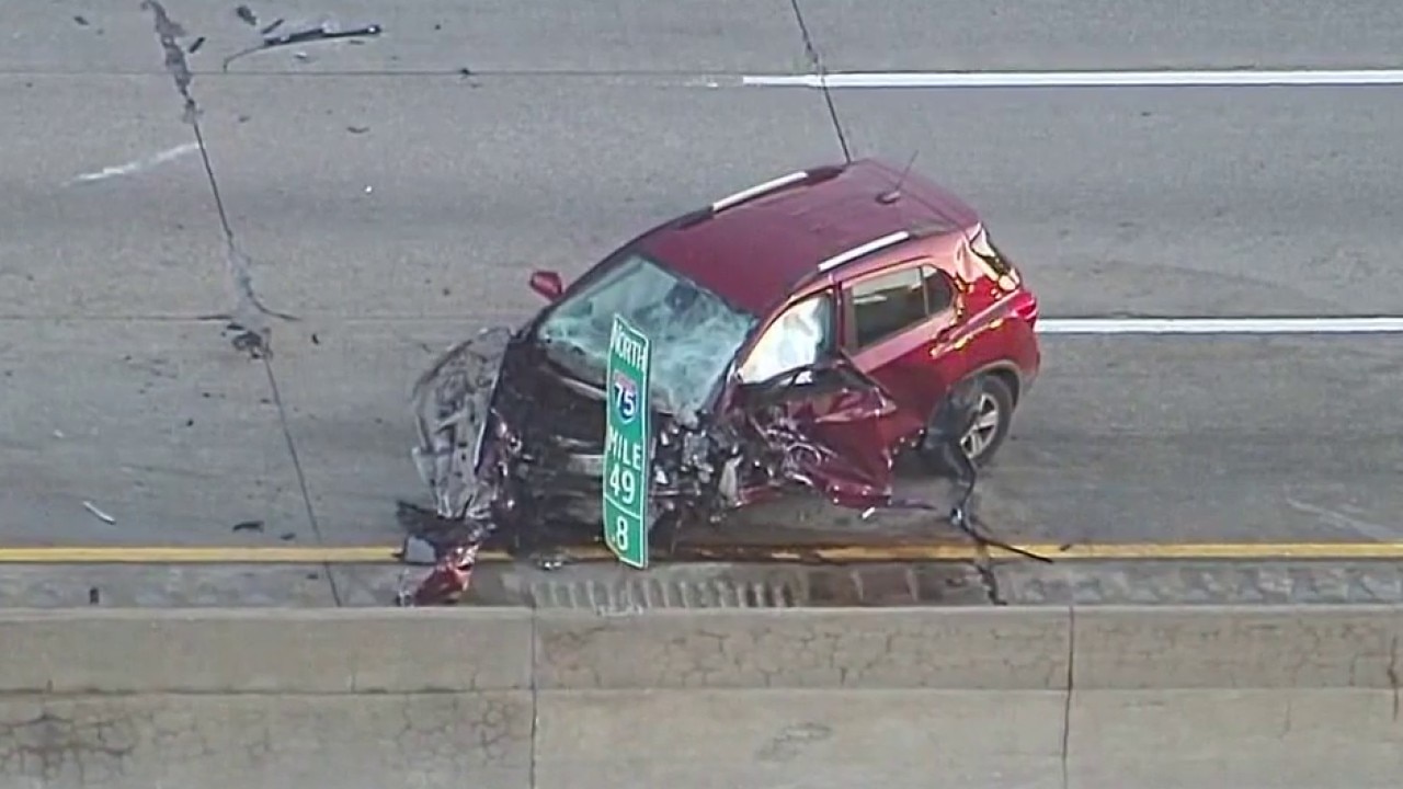 Wrong-way crash leaves one dead, suspected driver hospitalized