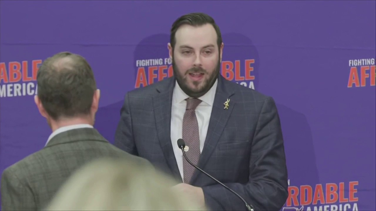 Democratic lawmakers gather in Dallas to target GOP policies on cost of living during RNC