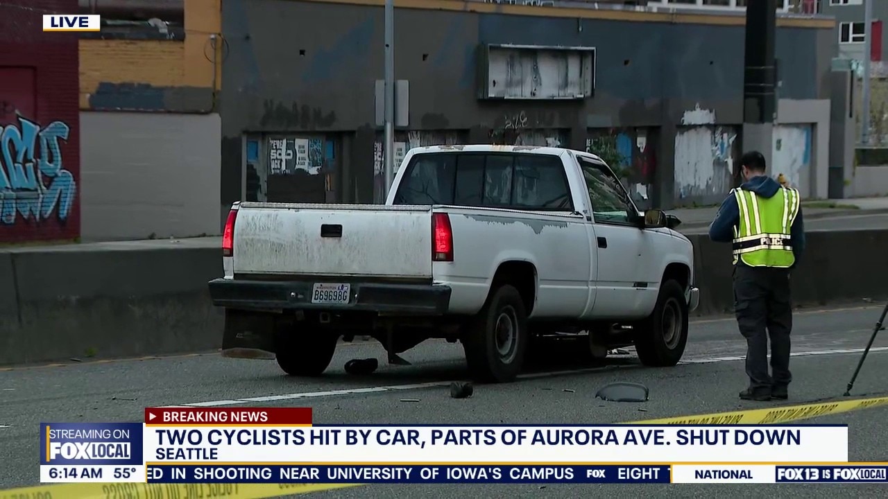 2 cyclists hit by car on Seattle's Aurora Avenue
