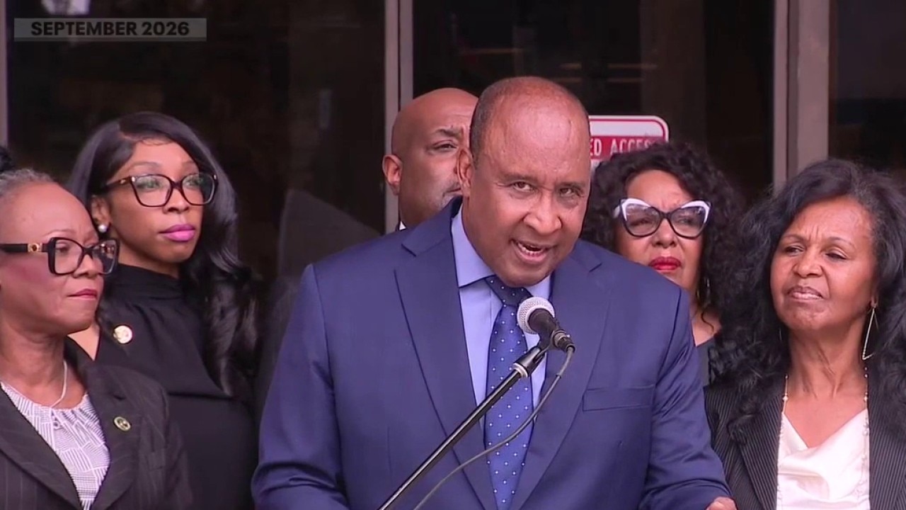 Inglewood mayor denies groping claims