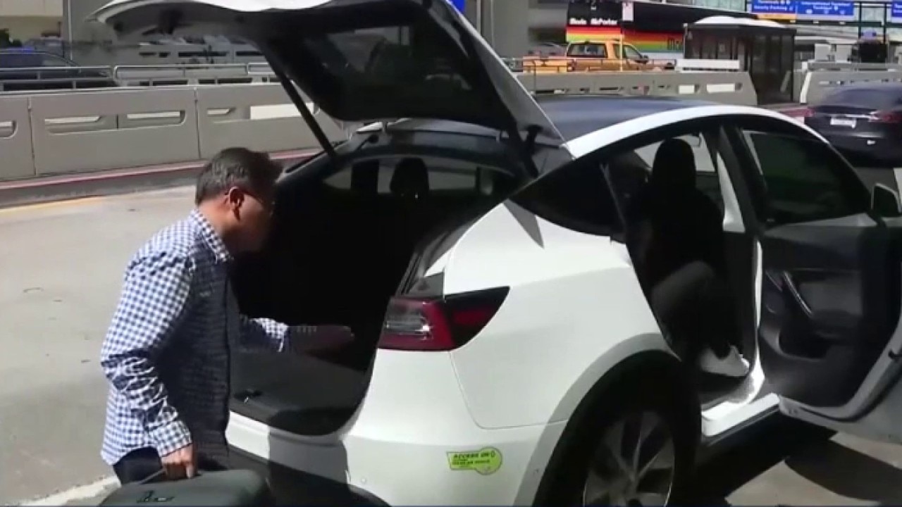 Over 1:4 taxis and rideshares have open recalls: CARFAX study