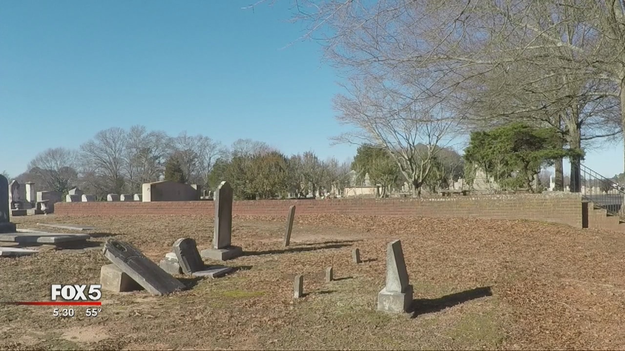Women robbed visiting graveyard