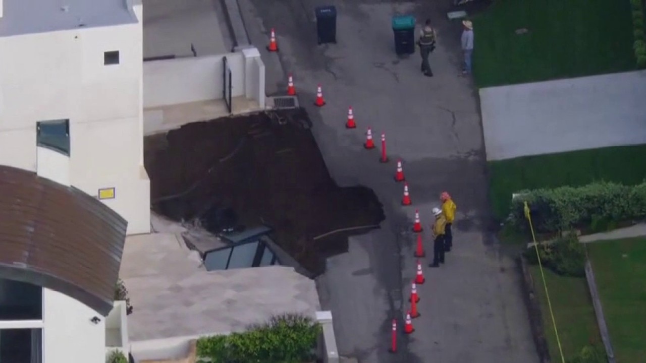 Malibu sinkhole leads to evacuations, emergency declaration