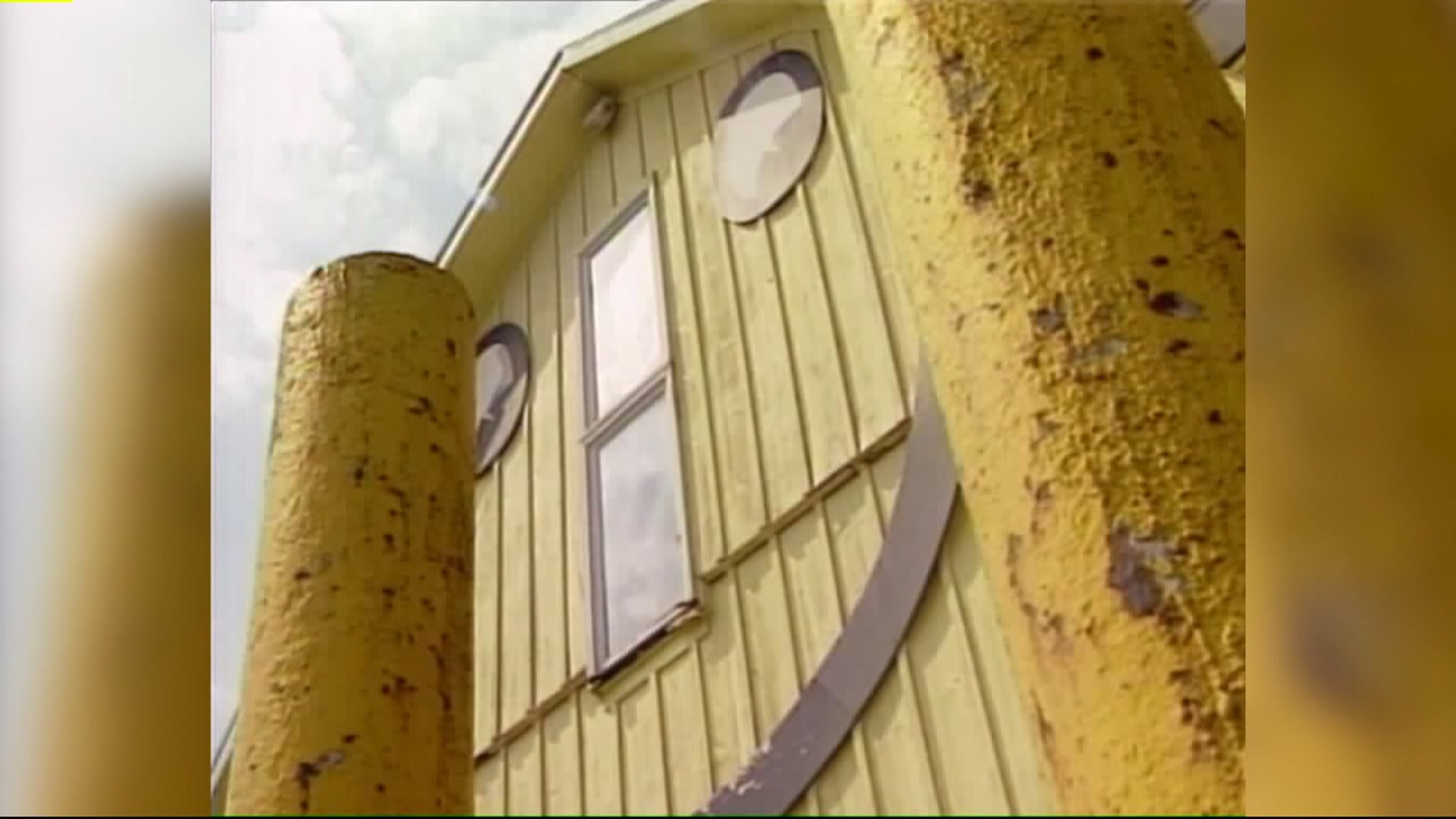 Smiley Barn returns