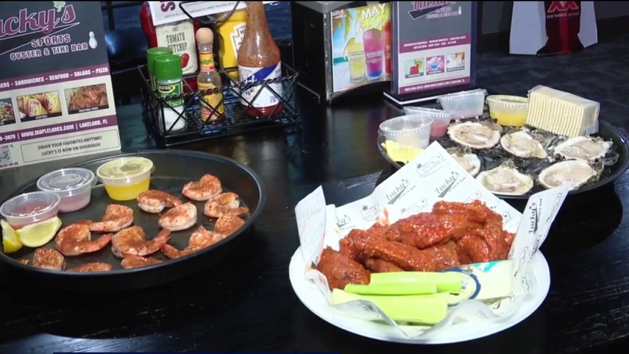 Lucky's Sports, Oyster & Tiki Bar