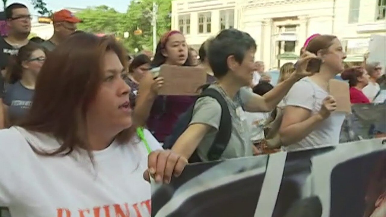 WilCo Commissioners Court to vote on ICE detention center contract