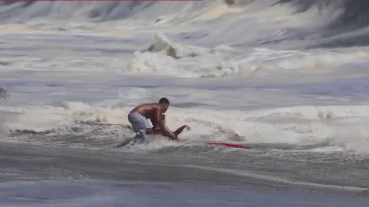 Big waves and strong currents 