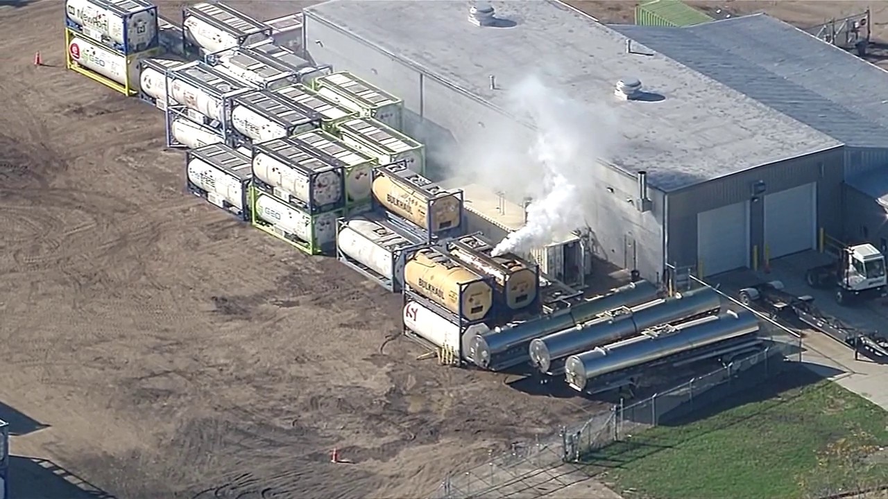 SkyFOX over chemical release in Toledo causing evacuation