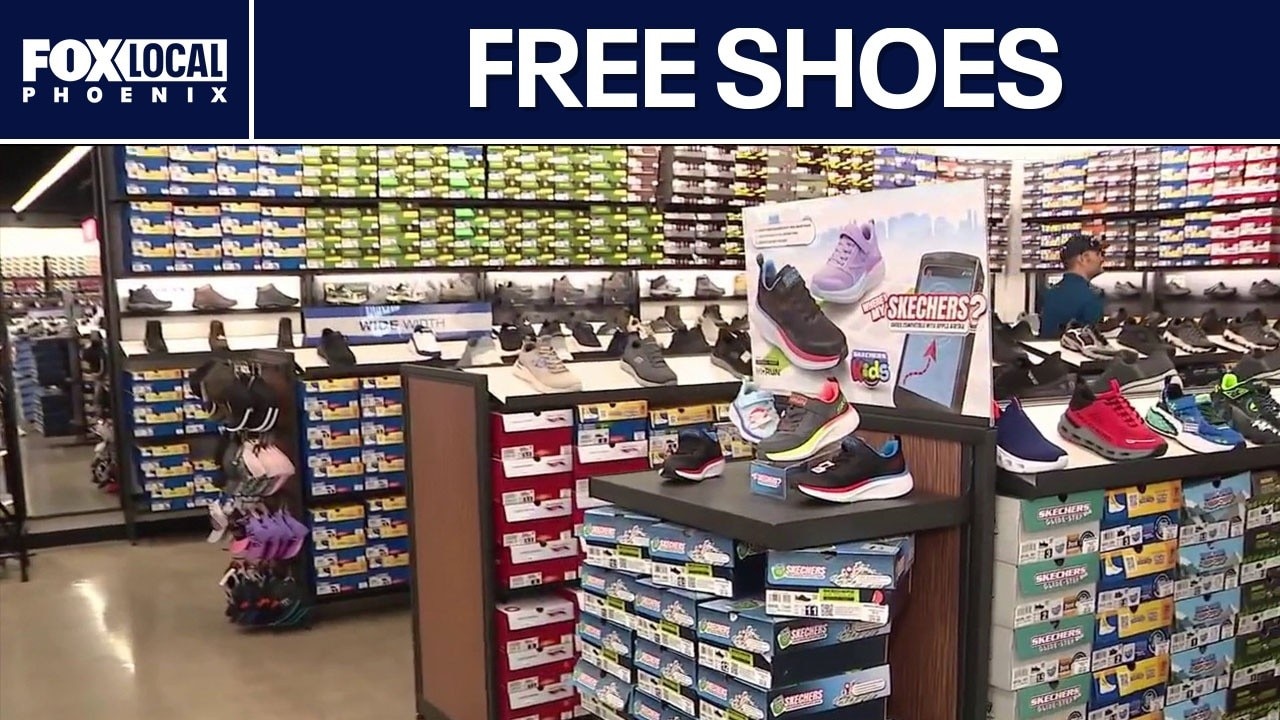 Phoenix kids get free shoes for new school year