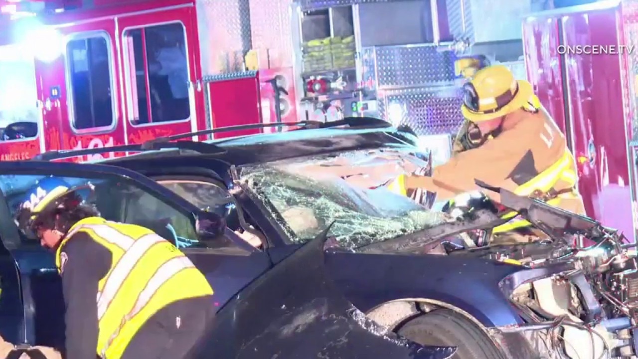 Wrong-way crash in Hawthorne under investigation