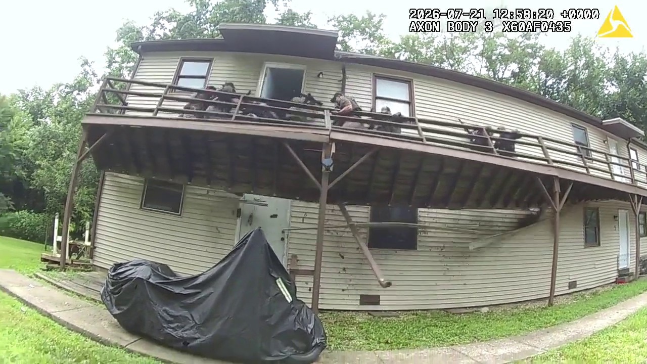 Deck collapses as US Marshals task force during search for fugitive