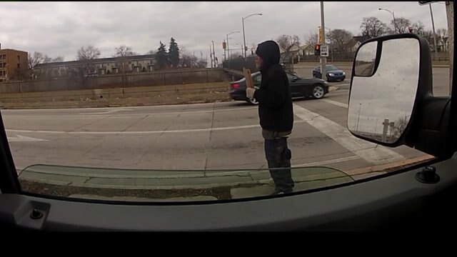 $5 here, $1 there: Milwaukee alderman proposes ordinance to clamp down on panhandling