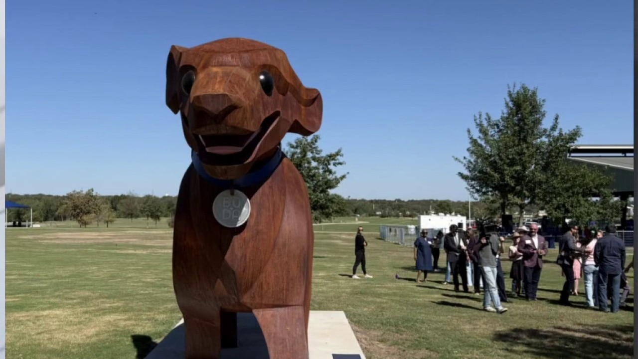 Weiner dog statue now in Buda