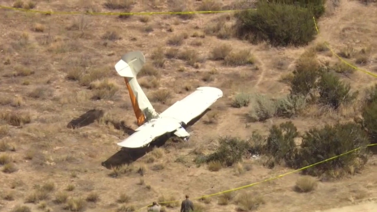 2 killed in small plane crash near Hesperia Airport