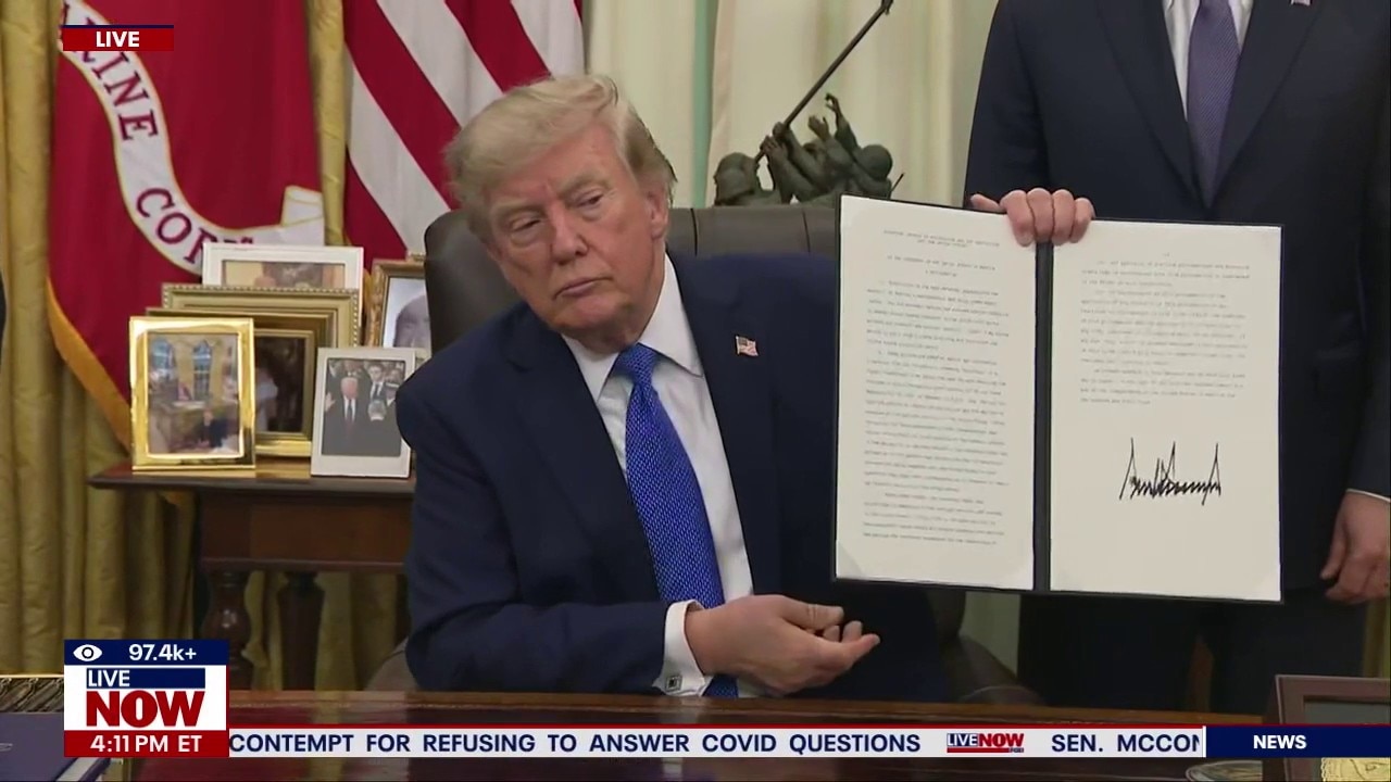 Pres. Trump signs exec. orders on birthright citizenship