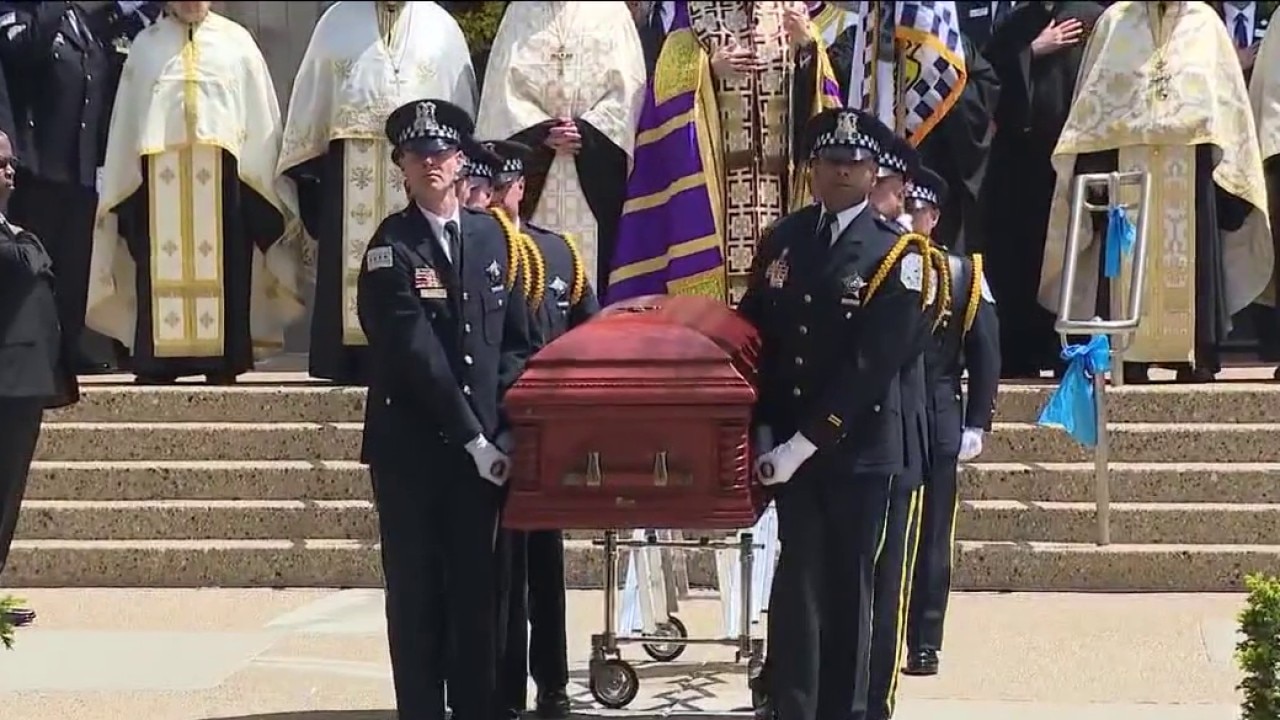 Hundreds attend funeral for Chicago officer John Bartholomew