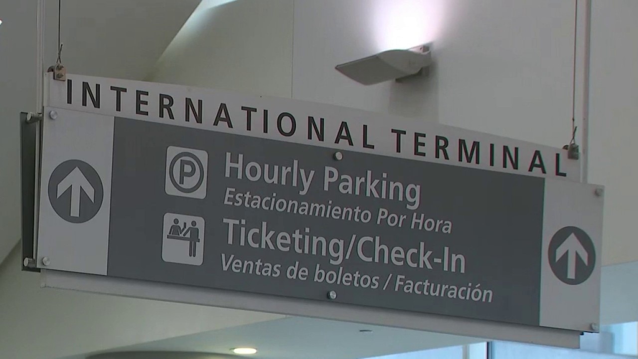 Ebola screenings start at Atlanta airport