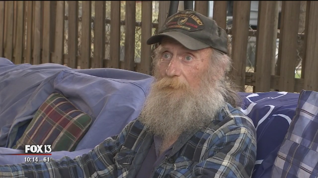 Hero cat saves sleeping family from fire