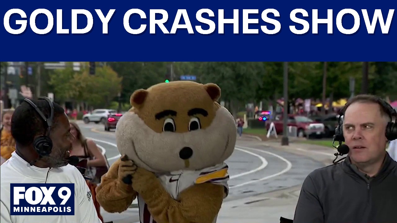 Goldy crashes Gopher Pre-Game show