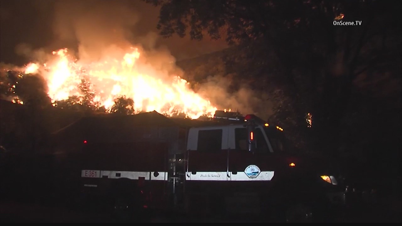 Winds whip up dangerous 4,000-acre 'Sherpa fire'