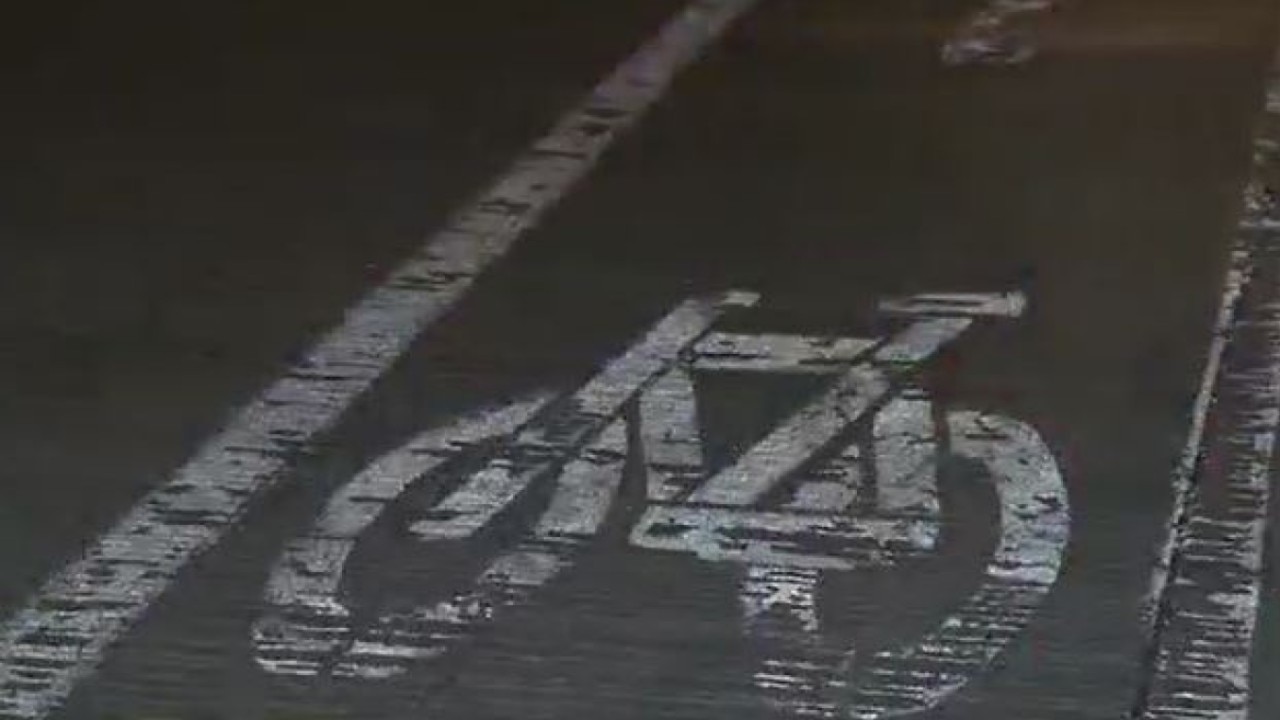 Chicago's newest bike lane fight: Grand Avenue | ChicagoLIVE