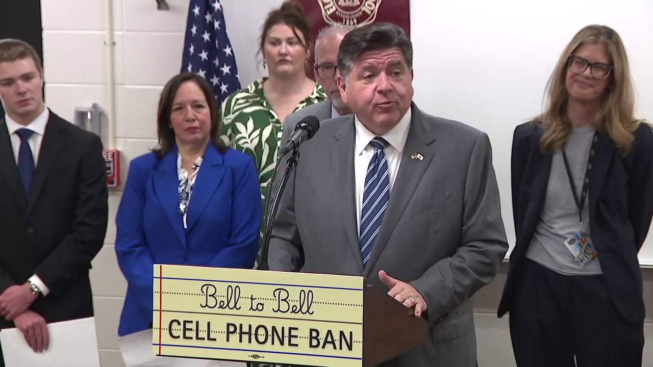 Gov. Pritzker signs Illinois' bell-to-bell school cell phone policy into law