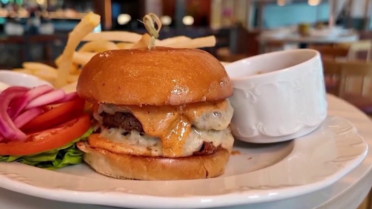 Burgers with Buck: Brasserie Lundi