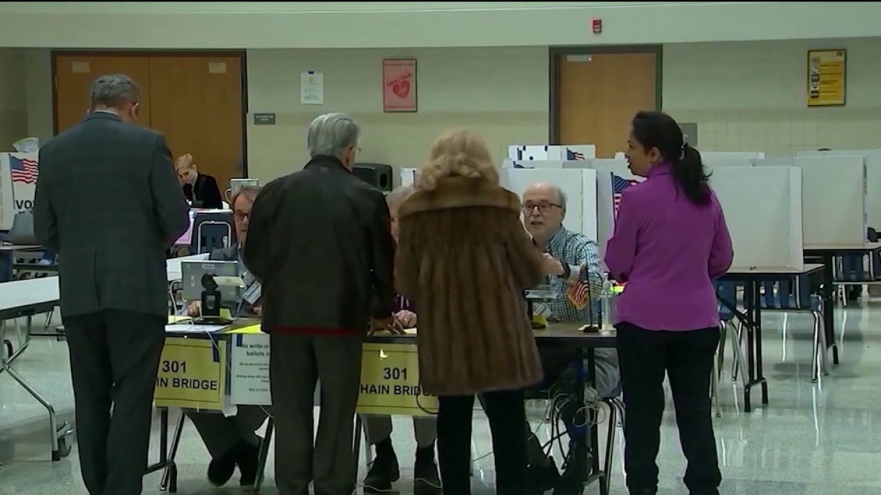 Poll shows GOP runoff in dead heat