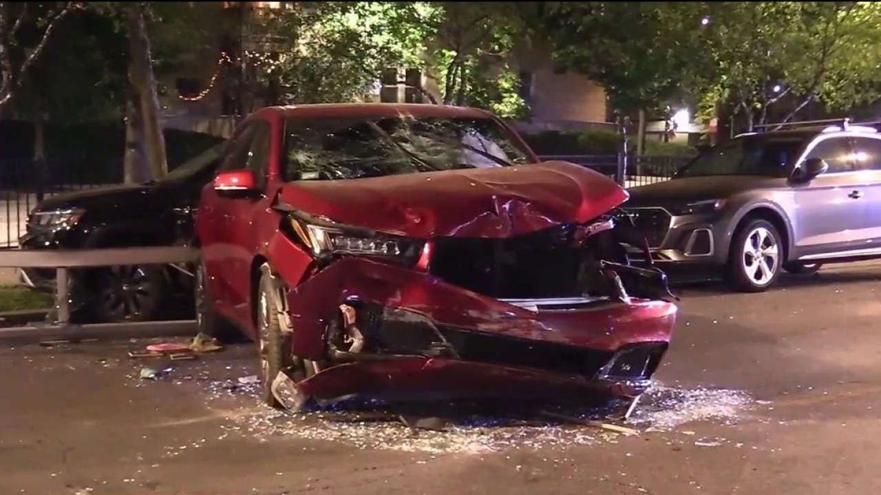 SUV stolen from Chicago auto shop, suspects crash into several vehicles during getaway