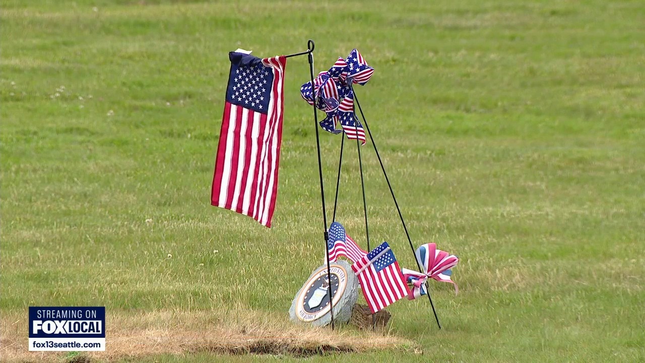 Fallen heroes honored with flags at Lynnwood cemetery