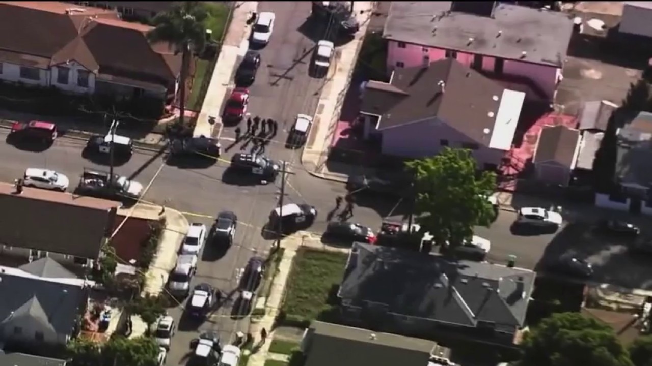 Oakland Police shooting leaves armed man dead after he pointed gun at residents, officers