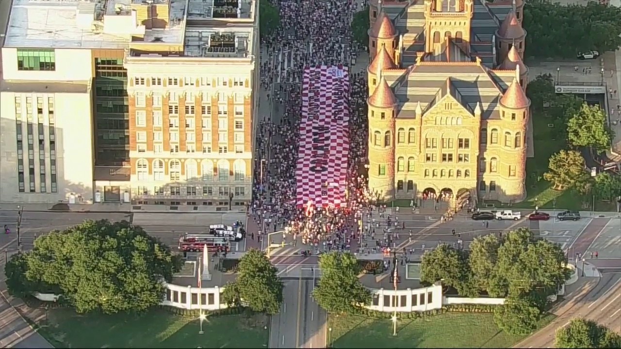 FULL: Croatia fans march through Downtown Dallas