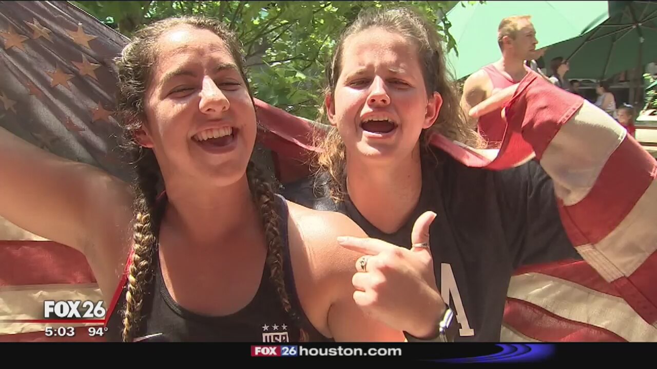 Houston soccer fans cheer Team USA to victory