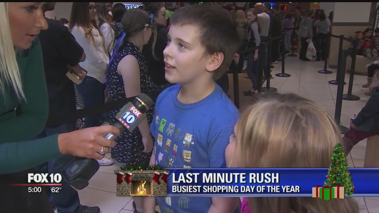 RACE TO THE FINISH: procrastinators make final holiday shopping rush