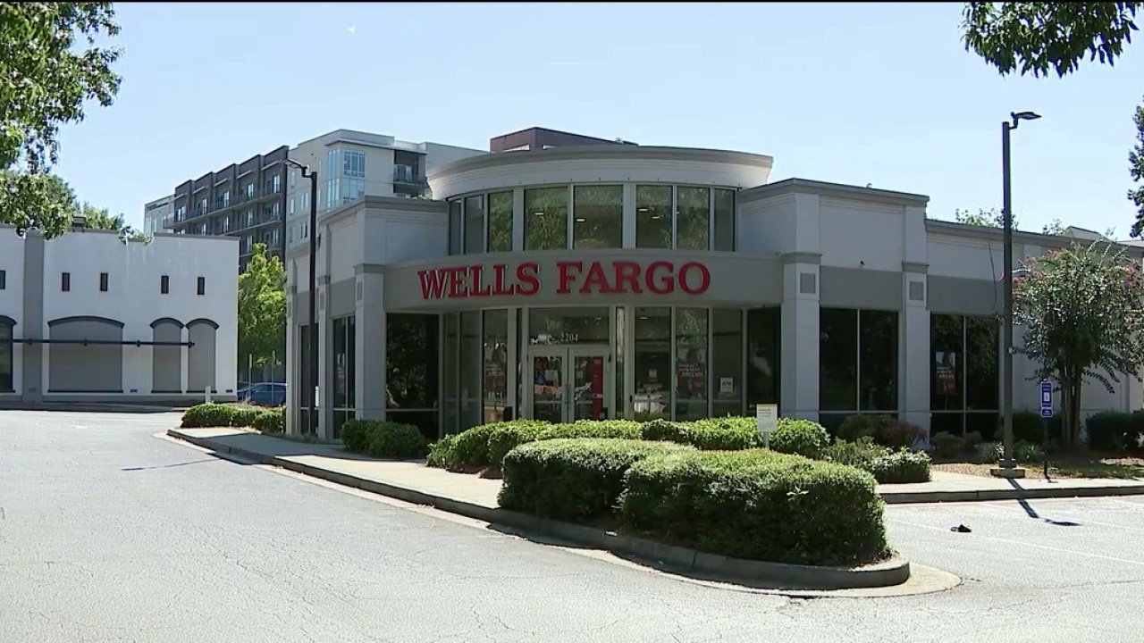 Buckhead bank targeted in morning robbery attempt